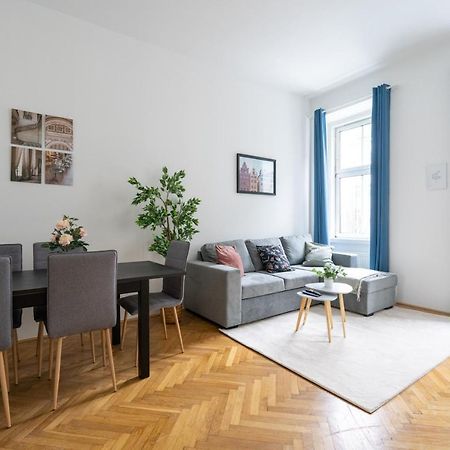 Central Two Bedroom Apartment Wenen Buitenkant foto