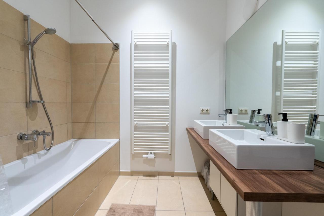 Central Two Bedroom Apartment Wenen Buitenkant foto