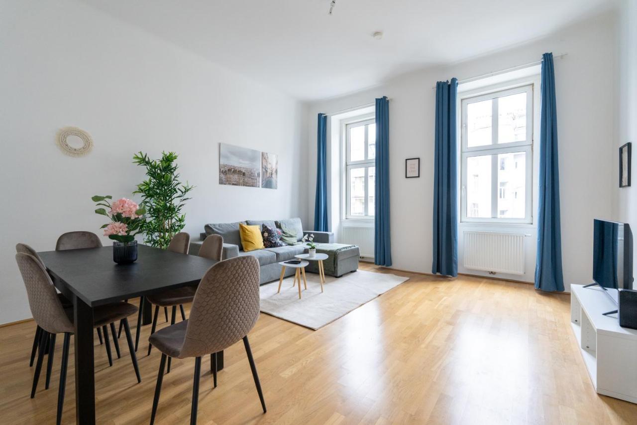 Central Two Bedroom Apartment Wenen Buitenkant foto
