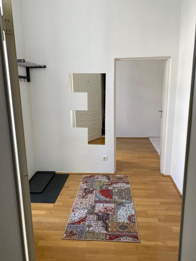 Central Two Bedroom Apartment Wenen Buitenkant foto