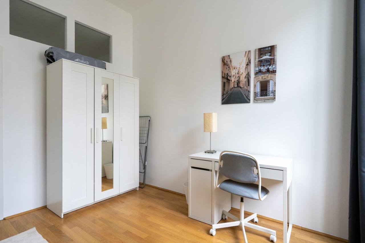 Central Two Bedroom Apartment Wenen Buitenkant foto