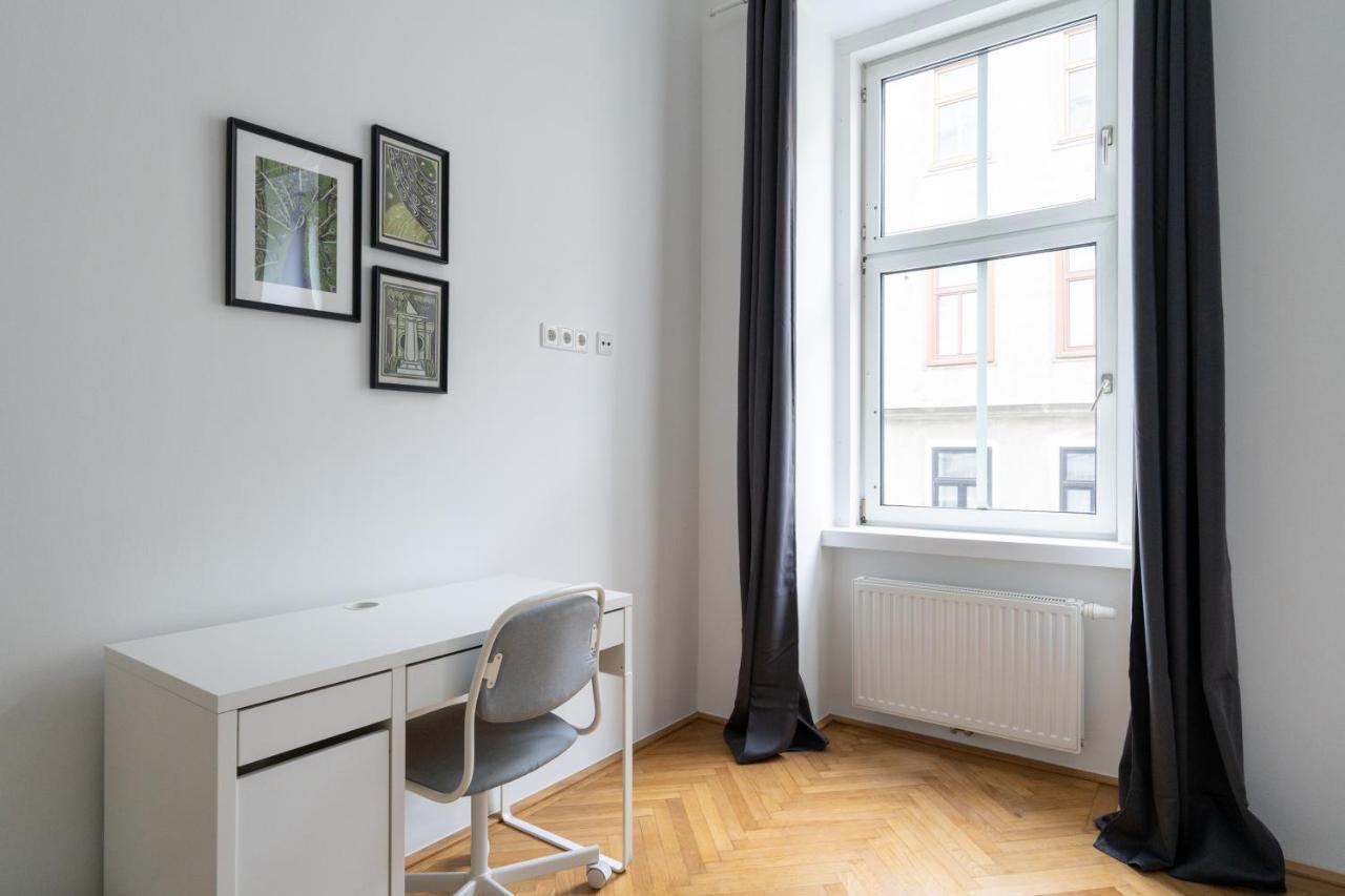 Central Two Bedroom Apartment Wenen Buitenkant foto